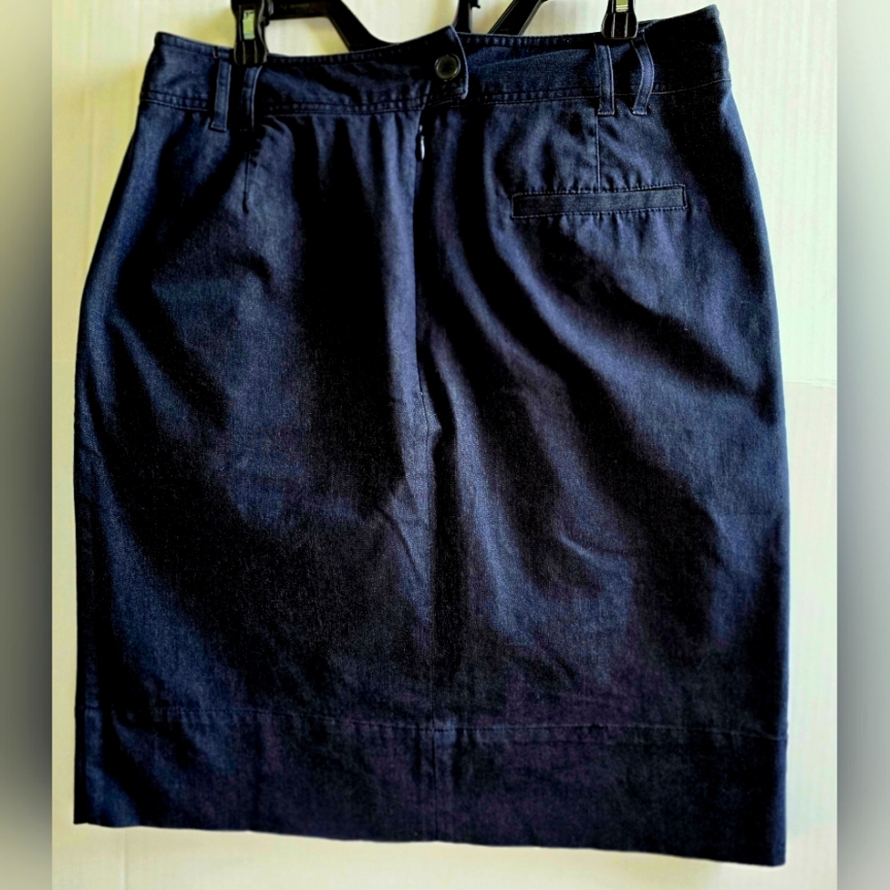 East 5th Skirt Dark Wash Size 14